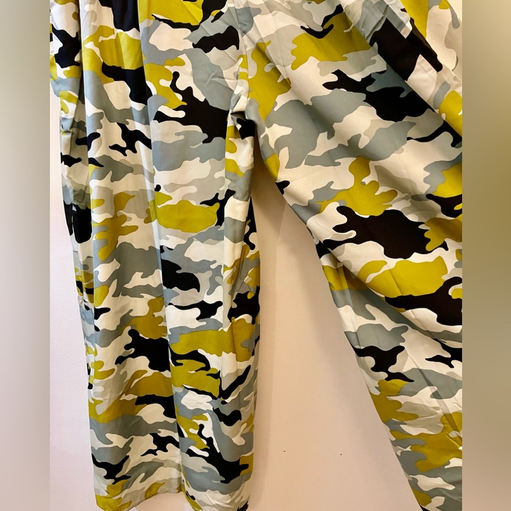 BN Camo Print Wide Leg Pants Size 23/24 & 26/28 - Picture 11 of 14